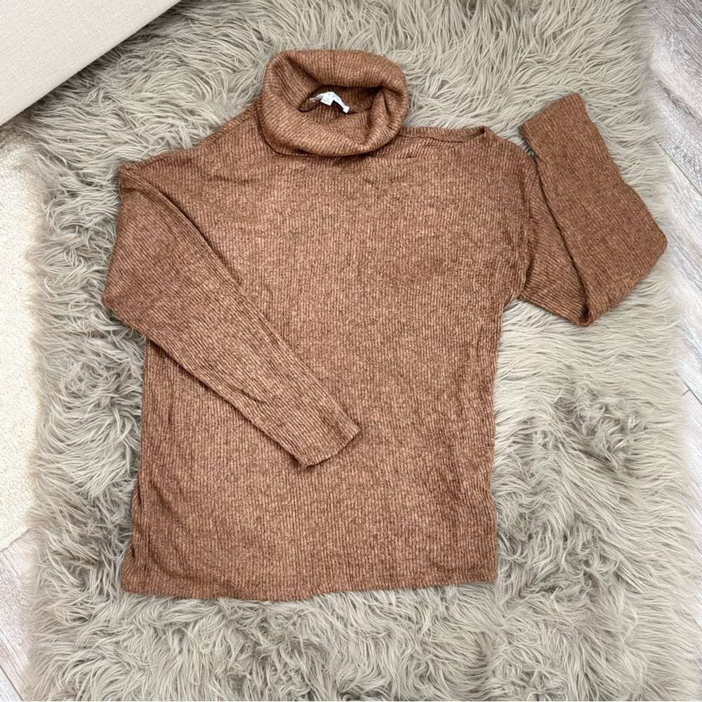 Gaze Warm Tan Turtleneck Sweater